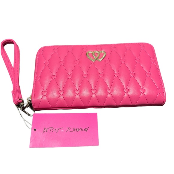 Betsey Johnson Handbags - NWT Betsey Johnson wristlet.